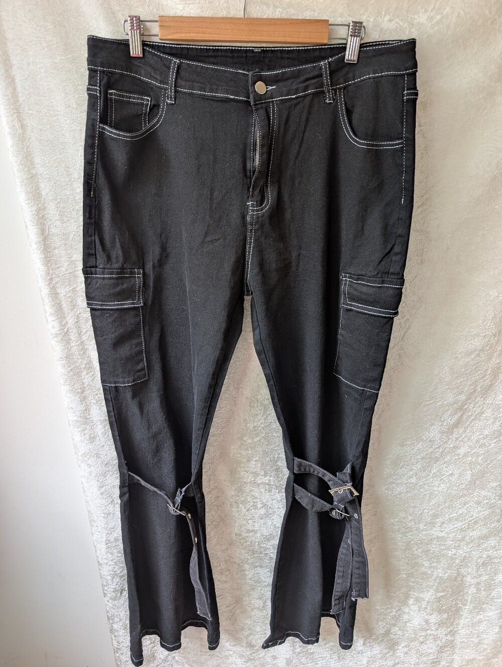 Hot Topic Black White Stitch Cargo Bucket Boot Cut Jeans Rayon 2x Soft